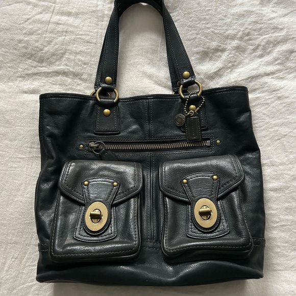 Coach Gigi Tote - Picture 1 of 16